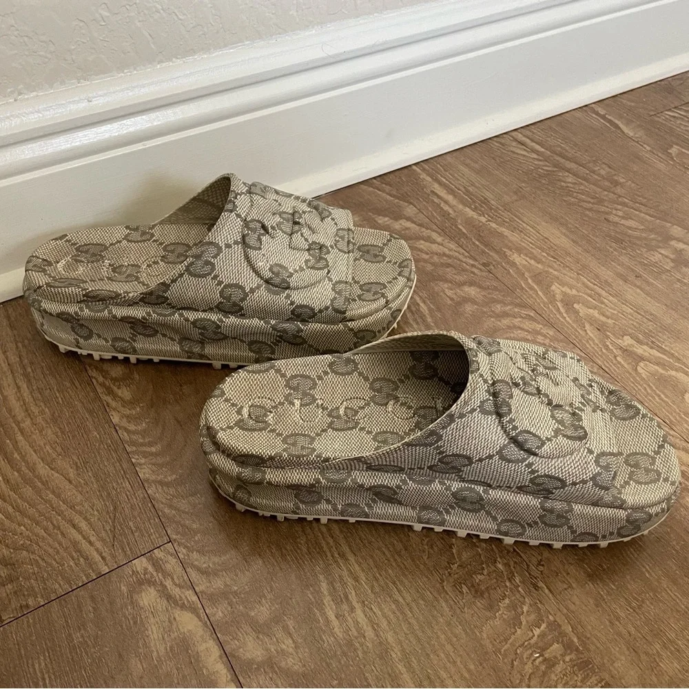 Authentic Gucci Women’s Slide Sandal with Interlocking G (Size US 9) - Picture 5 of 5